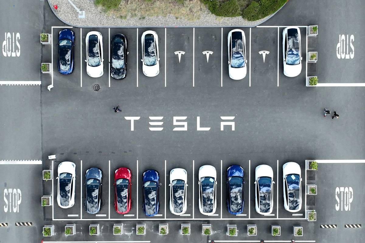 Pelo 8º mês seguido, vendas da Tesla, de Elon Musk, caem na Europa