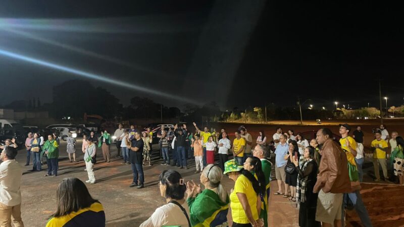 Na véspera da continuidade de julgamento, bolsonaristas fazem vigília