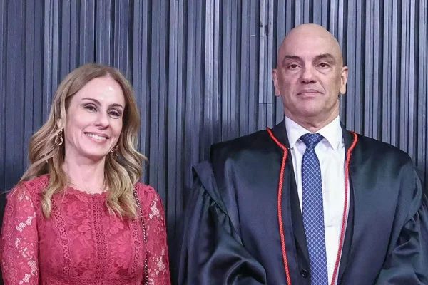 STF: Moraes sorri para esposa, ao ouvir Cármen citar parceria familiar