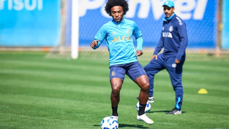 Willian é apresentado no Grêmio e tem estreia prevista no Gre-Nal