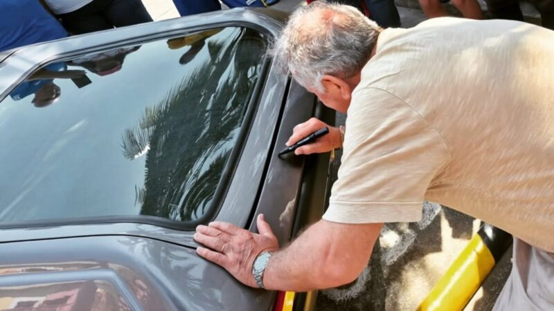 Após 45 anos, Zico reencontra seu antigo carro esportivo restaurado