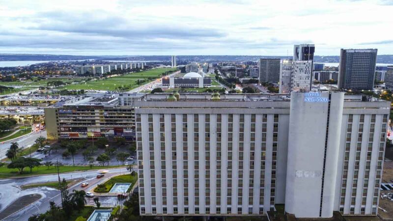 Após 5 anos fechado, icônico hotel do DF começa a ser reformado nesta 2ª