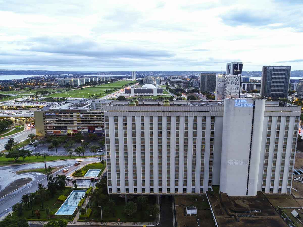 Após 5 anos fechado, icônico hotel do DF começa a ser reformado nesta 2ª