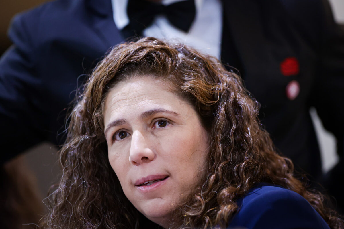 Candidato que sofreu parada cardíaca no CNU está bem, diz ministra