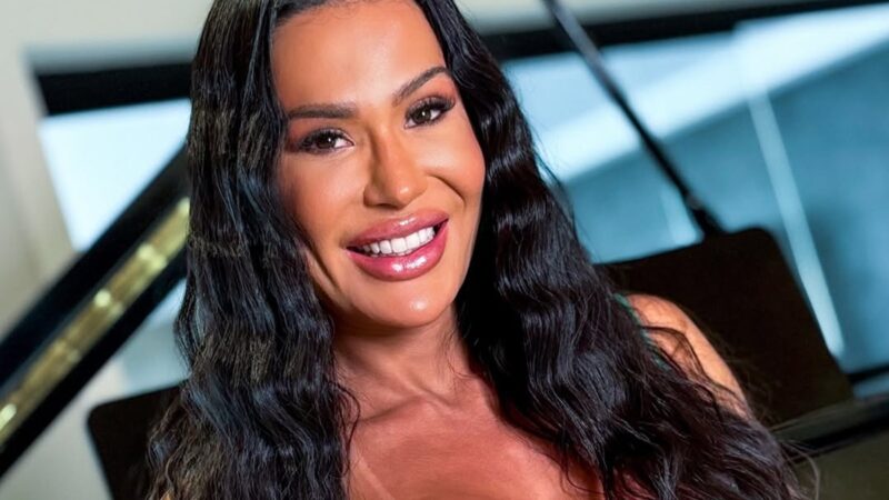 Gracyanne Barbosa é assaltada e tem carro levado no Rio de Janeiro