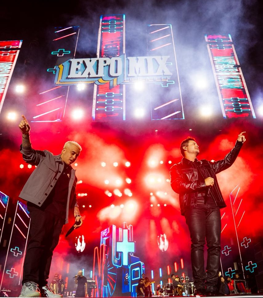 ExpoMix 2025 estreia com casa cheia e noite de grandes atrações em Sobradinho