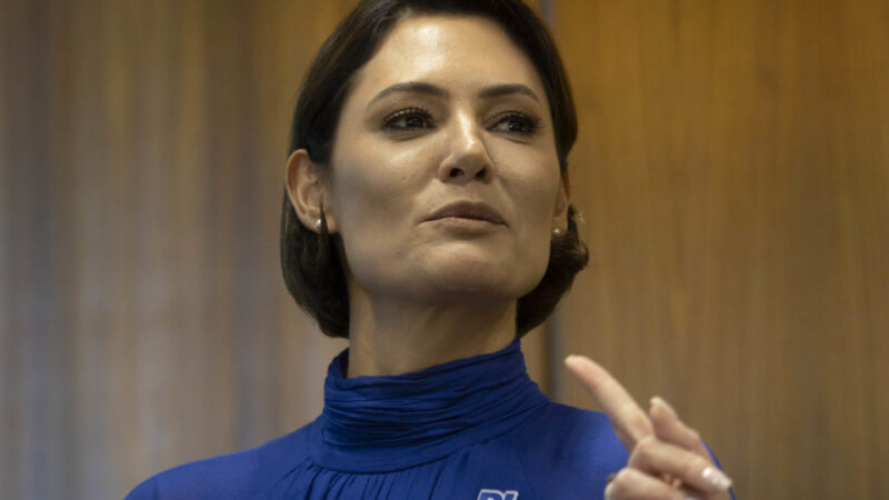 Michelle se manifesta sobre foto de Lula com Messias e evangélicos