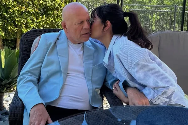 Esposa e filhas de Bruce Willis já “sofrem o luto” após diagnóstico