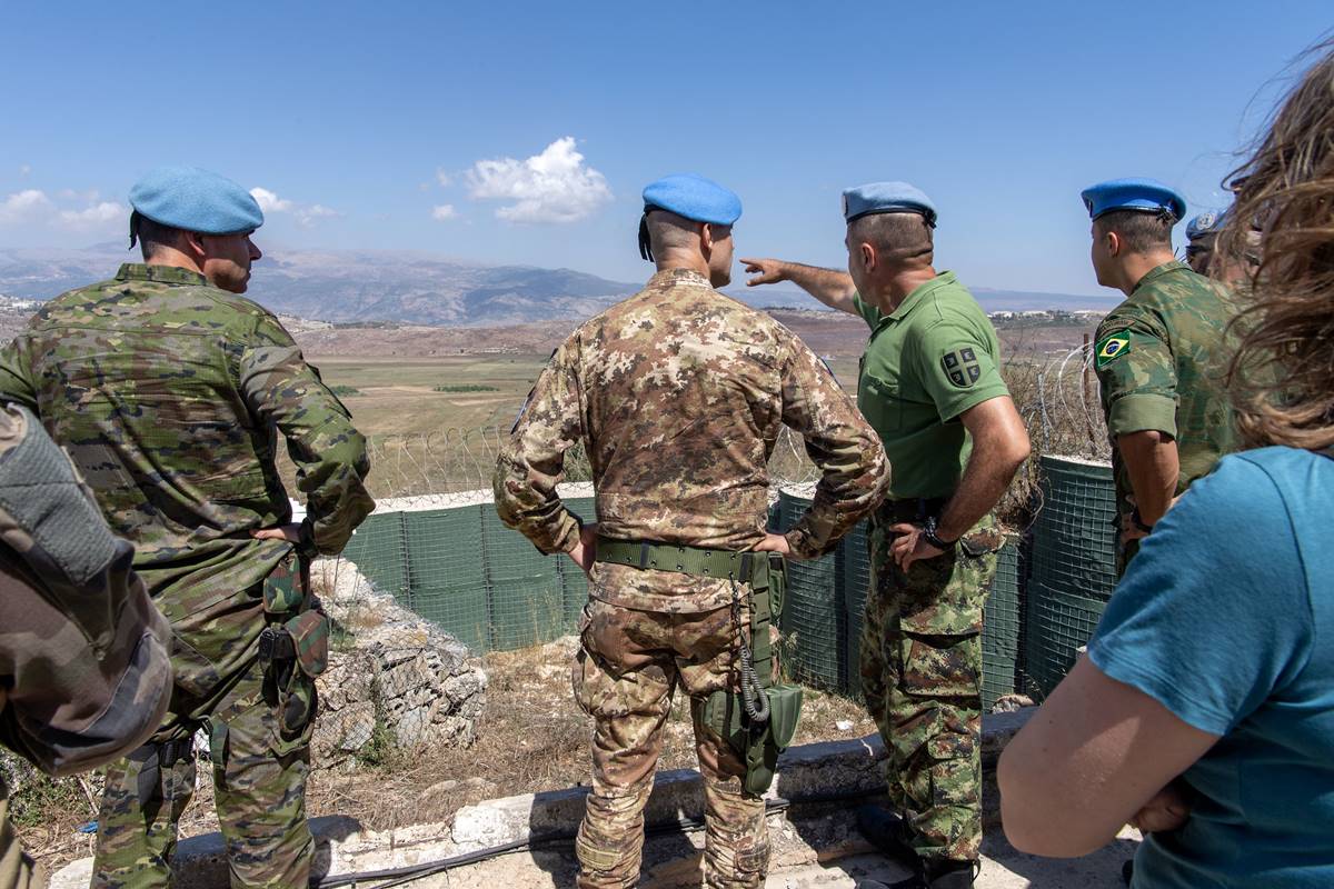 Após paz em Gaza, Israel ataca missão de paz da ONU no Líbano