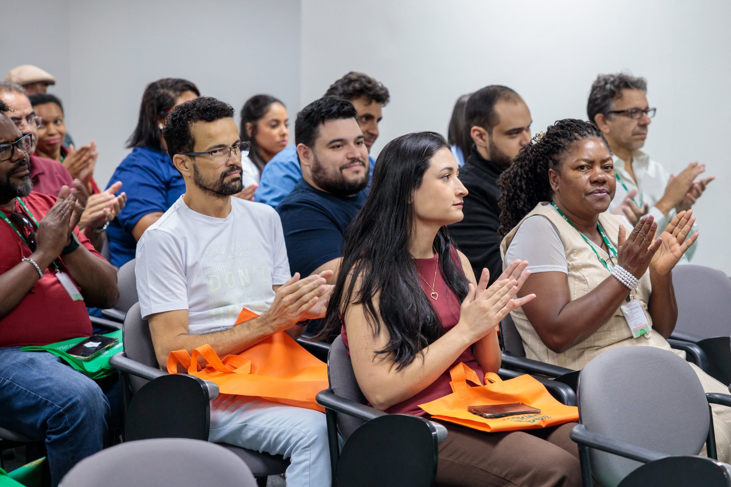 Comemoração do Dia do Servidor Público no SLU é marcada por homenagens e reconhecimento