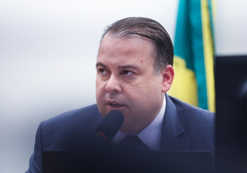 Comissão de Comunicação aprova medidas para proteção de menores em ambientes virtuais