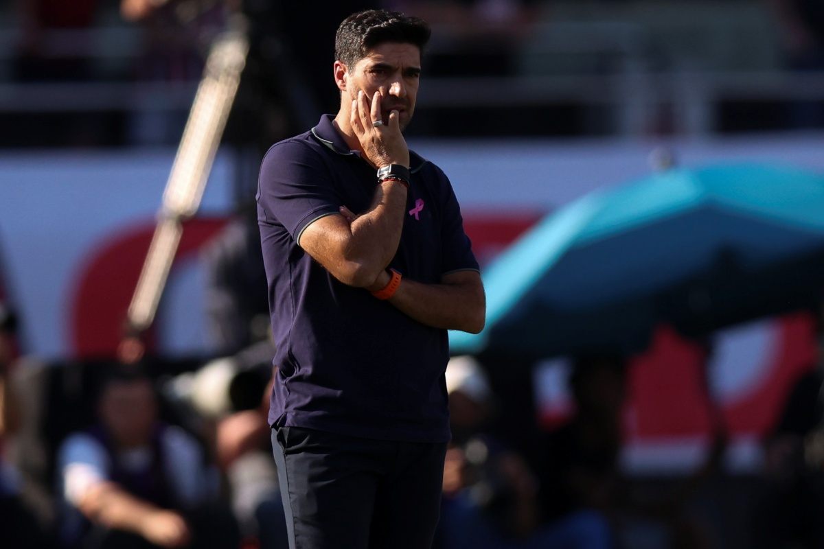 Abel Ferreira diverge em polêmicas sobre a arbitragem no Choque-Rei