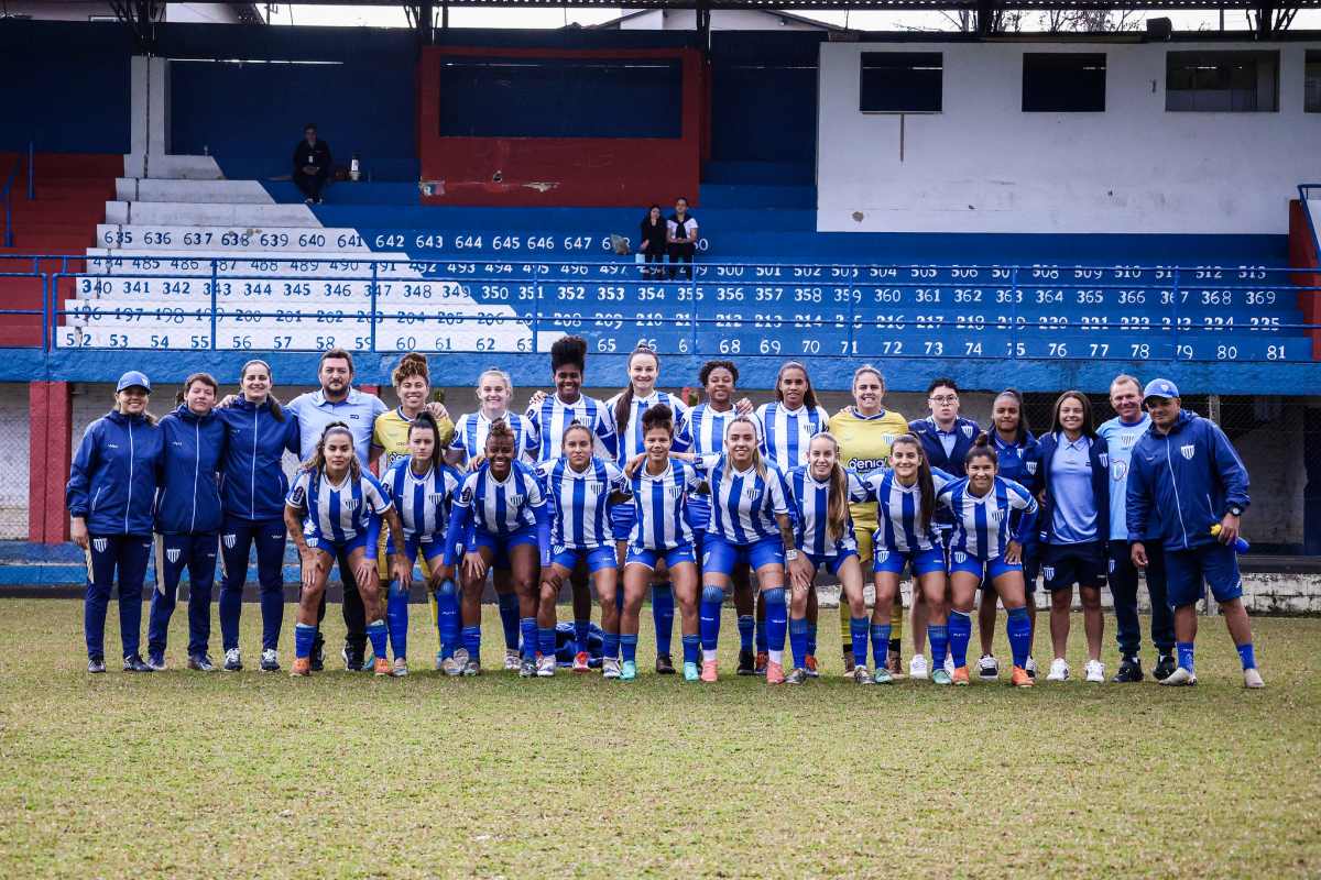 Jogadoras do Avaí denunciam falta de pagamento e cirurgia; entenda