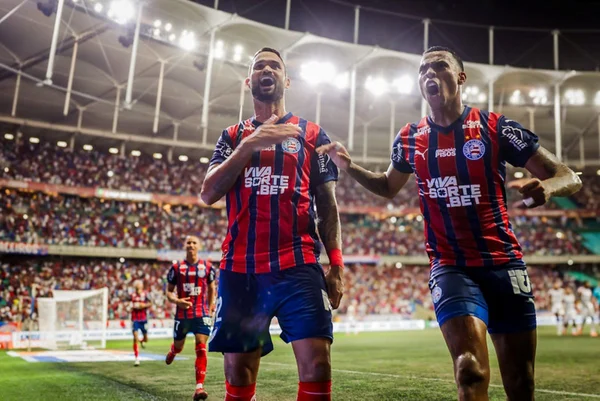 Bahia vence Flamengo e Palmeiras confirma liderança do Brasileirão