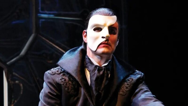 Ator Ben Lewis, de O Fantasma da Ópera, morre aos 46 anos