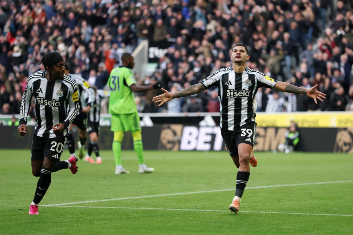 Bruno Guimarães faz gol no minuto final e Newcastle vence Fulham