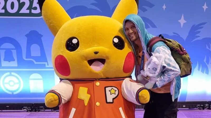 Capitão Hunter usou Pokémon para se aproximar de menino de 11 anos