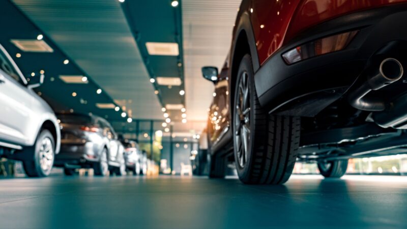 Cinco dicas essenciais para não errar na hora de comprar um carro novo