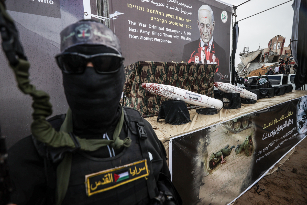 Hamas devolve mais 2 corpos de reféns, diz Exército de Israel