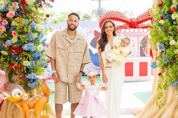 Vídeo: Mavie é atingida por bola na cabeça e reação de Neymar viraliza