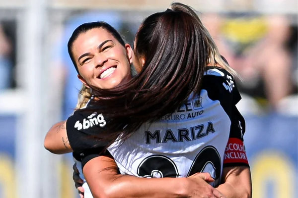 Com show de Zanotti, Corinthians vai à semi da Libertadores Feminina