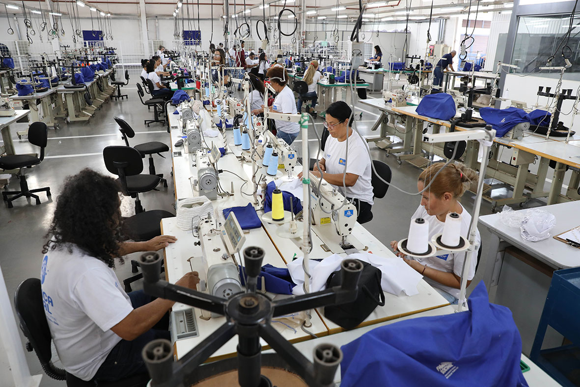 Costurando sonhos: Fábrica Social formou mais de 3,1 mil pessoas desde 2019