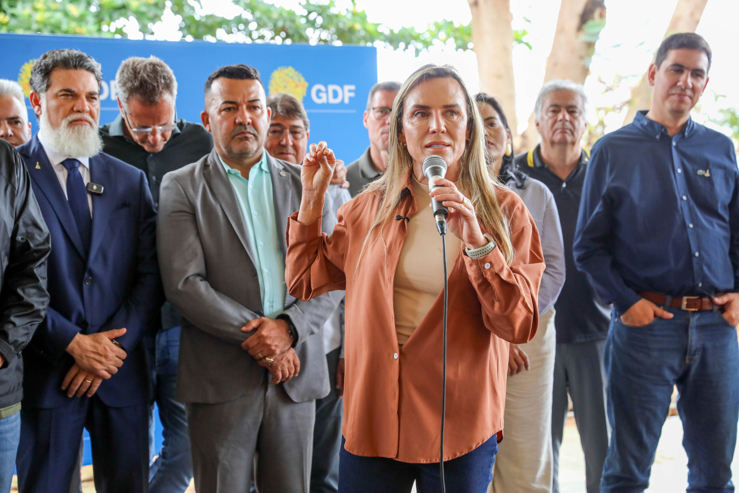 Com investimento de R$ 3,6 milhões, via de acesso à Escola Classe Aguilhada, em São Sebastião, será pavimentada