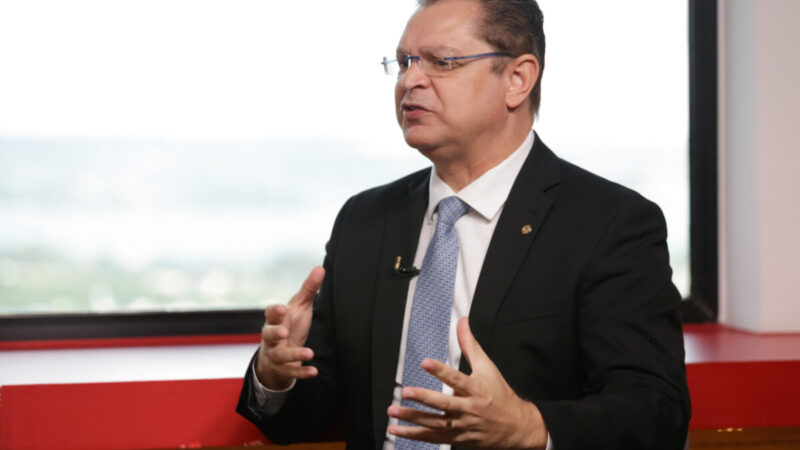 Líder do PL diz que Tarcísio de Freitas atuou para derrubar MP do IOF