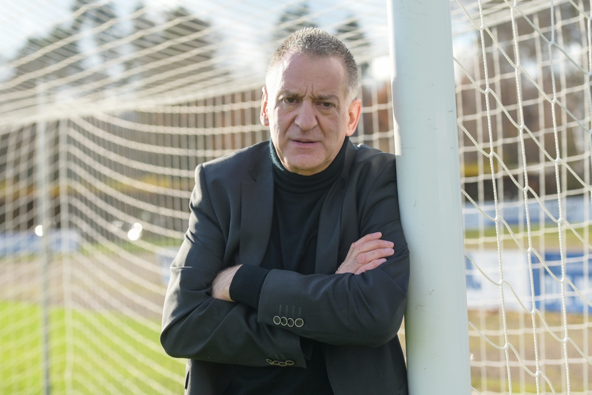 Ex-City revela ter perdido fortuna e hoje depende de benefício social