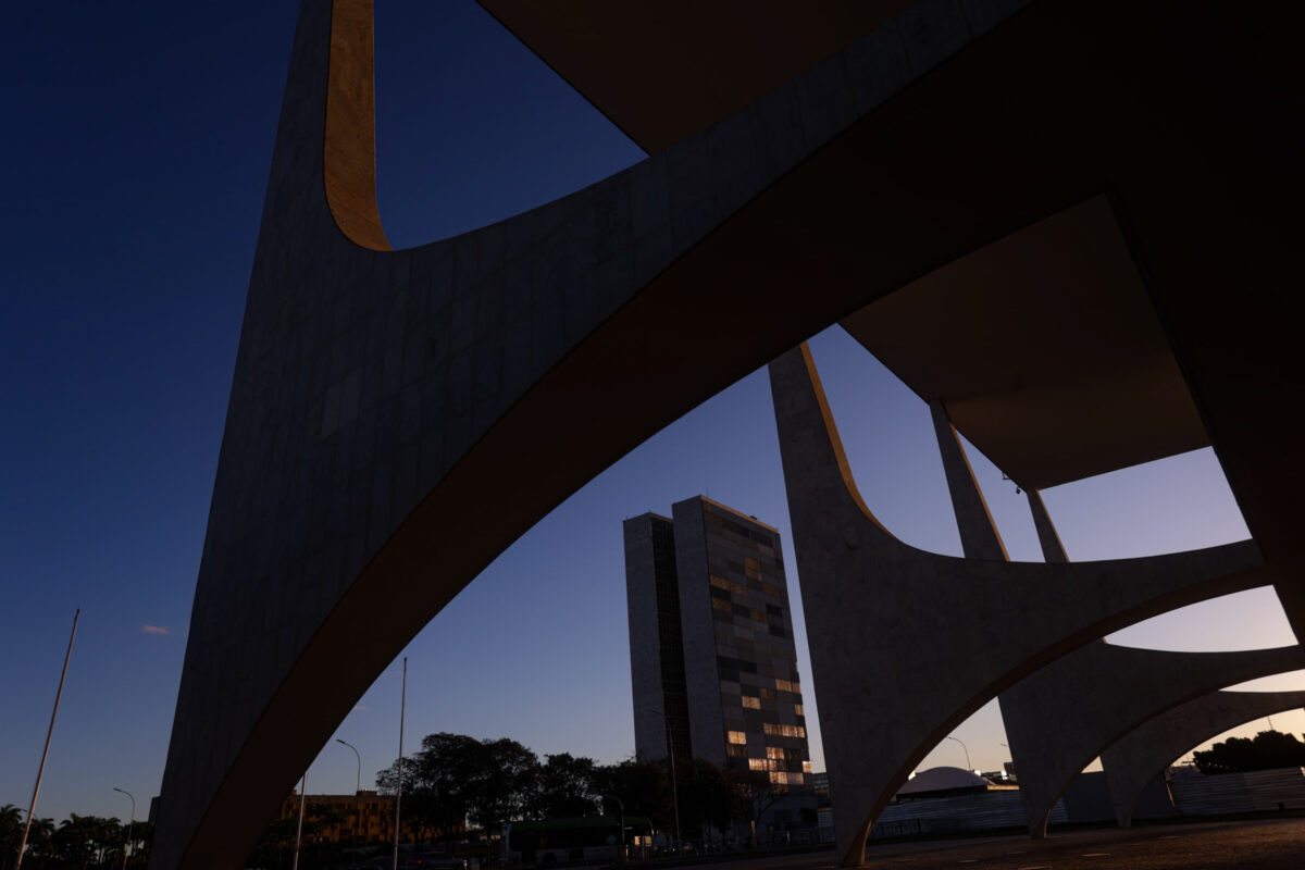 Planalto prepara veto e até judicialização do calendário de emendas