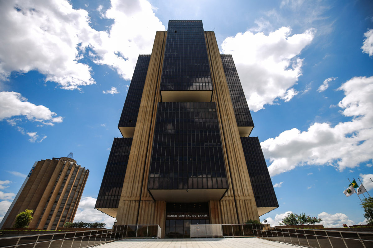 Prévia do PIB interrompe série de quedas e sobe 0,4% em agosto, diz BC