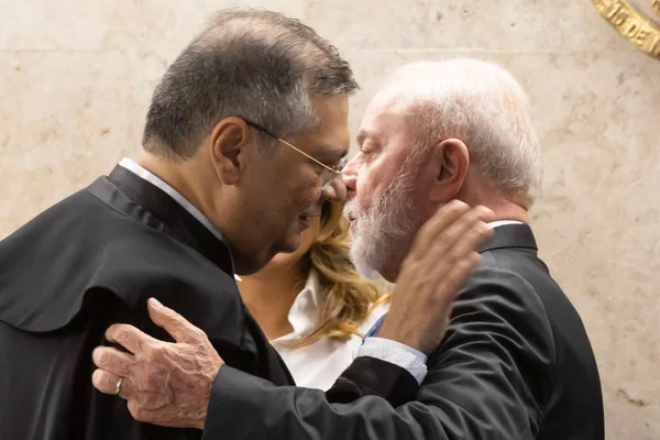 Planalto avalia que Dino pode questionar obrigatoriedade de emendas