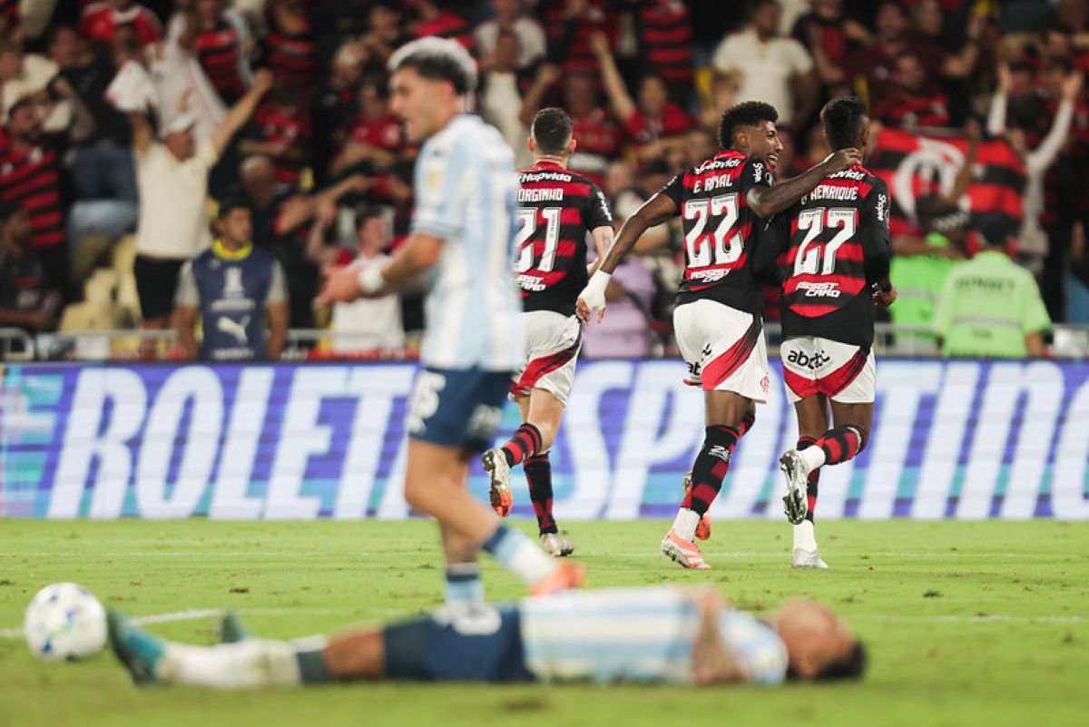 Flamengo mantém tabu de quase 33 anos contra o Racing; entenda