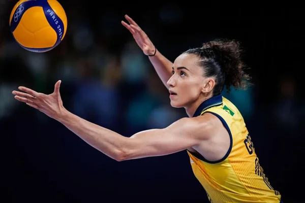Boo Unzueta engata romance com Gabi Guimarães, da Seleção de vôlei