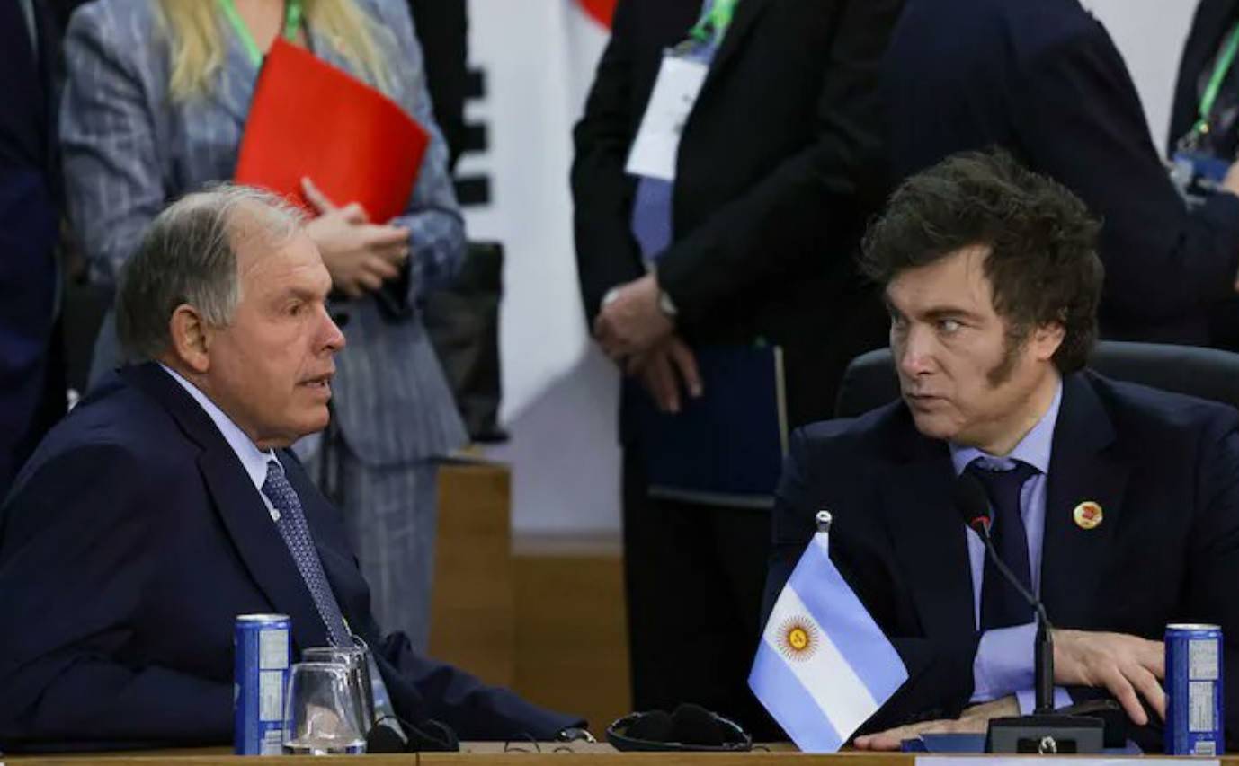 Argentina: chanceler entrega cargo a Milei em meio a crise econômica