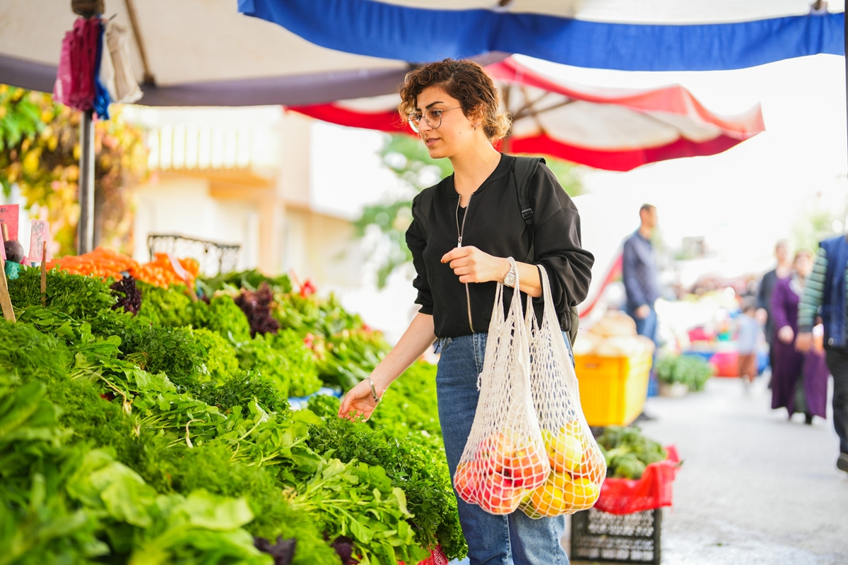 Intenção de consumo das famílias cai pelo 3º mês seguido em outubro