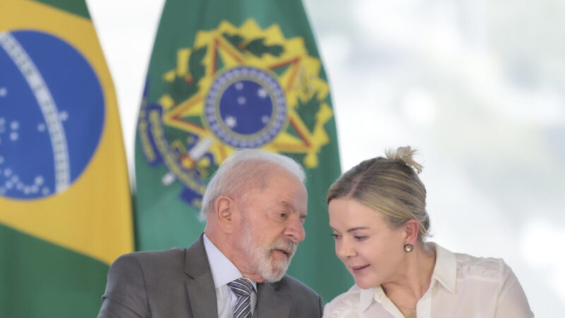 Lula chama ministros e líderes para evitar derrota