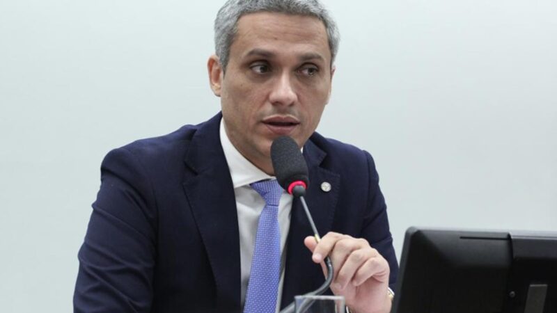 Moraes suspende processo contra Gayer após decisão da Câmara
