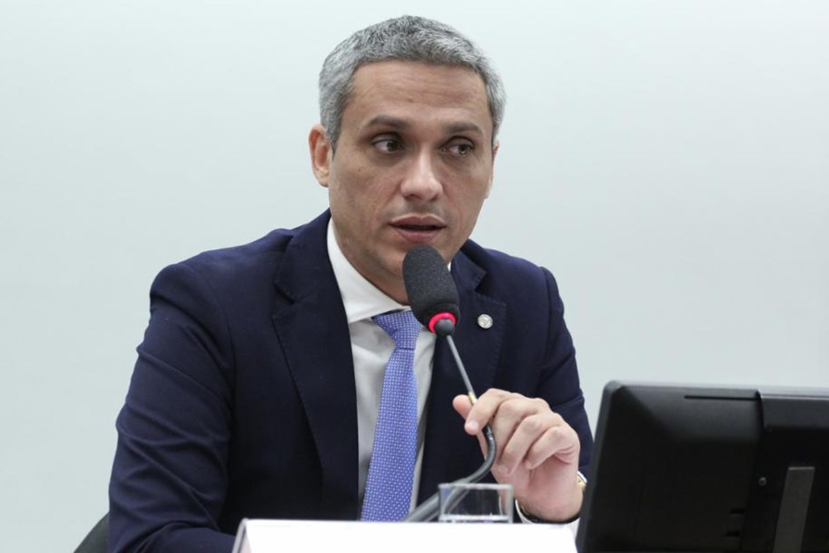 Moraes suspende processo contra Gayer após decisão da Câmara