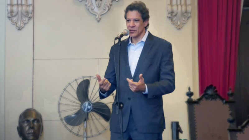 Prefiro ficar com pecha de ter gastado do que de caloteiro