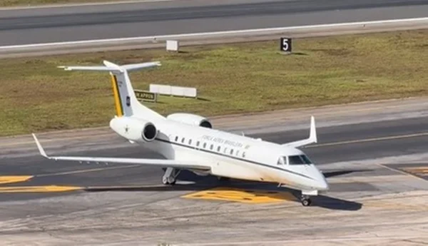 Justiça nega pedido para barrar gastos da União com viagens de Janja