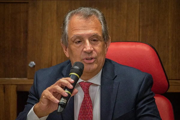 Vasco repudia declaração de presidente do Flamengo: “Irresponsável”
