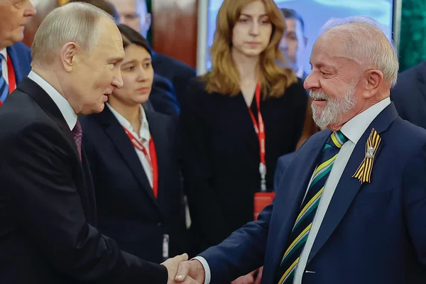 Putin cita Brasil e parceiros ao agradecer apoio à paz na Ucrânia