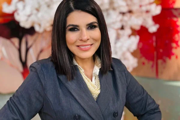 Mara Maravilha choca ao revelar romance com famoso galã de novelas