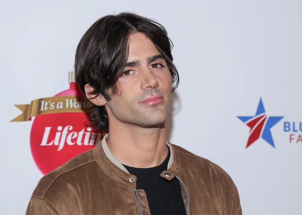 Ex-noivo de Demi Lovato é preso por violência doméstica