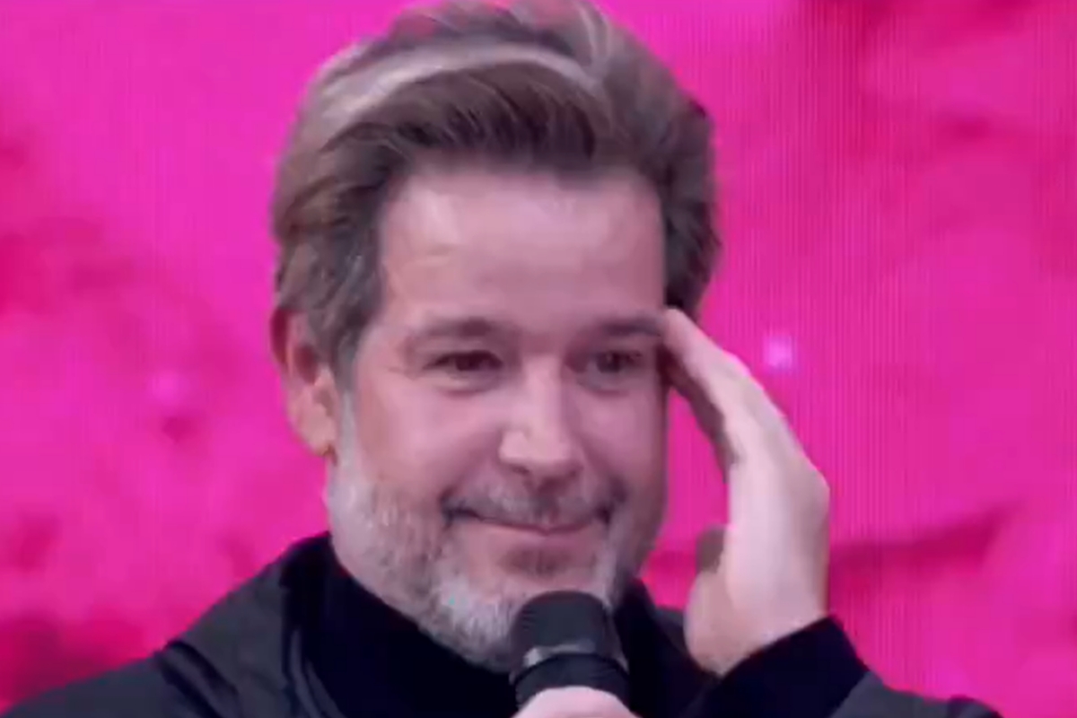 Murilo Benício fica constrangido ao vivo por suposto romance com Grazi