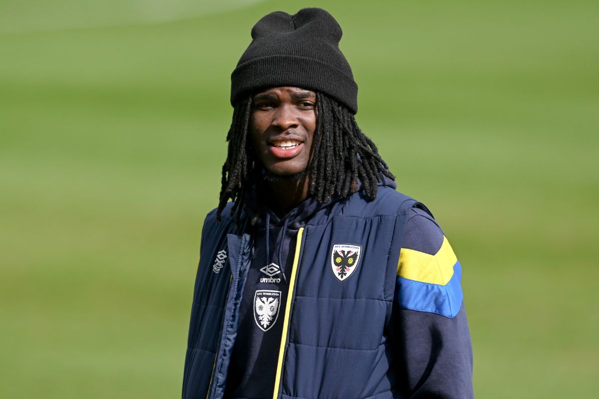 Futebol inglês: jogador sofre suspensão por envolvimento com apostas