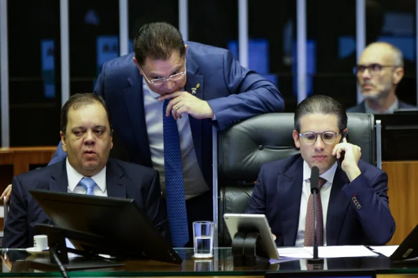 Derrota na MP do IOF deve apertar as contas públicas em 2026