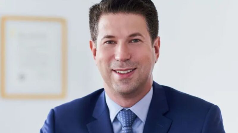 Professor da USP em Harvard é detido após disparo próximo a sinagoga