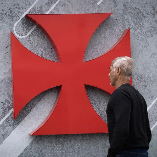 Visita ilustre: Romário comparece no CT do Vasco